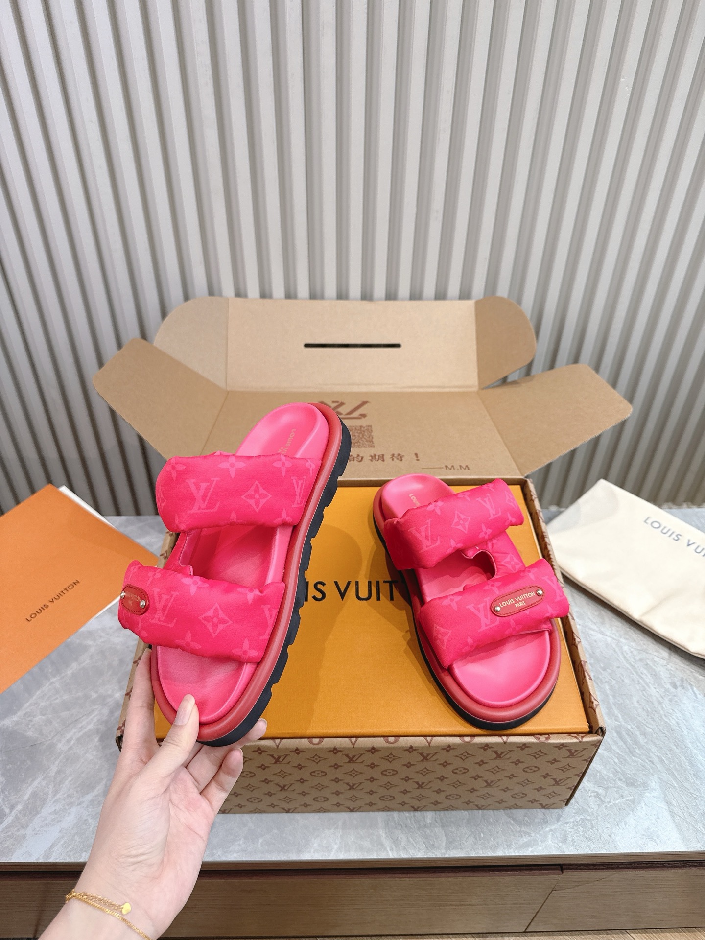 Louis Vuitton Slippers