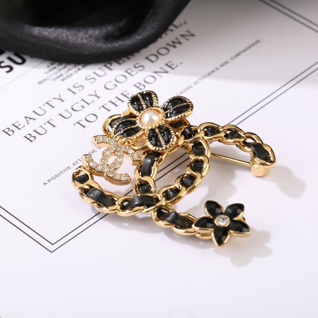 CHANEL Brooch