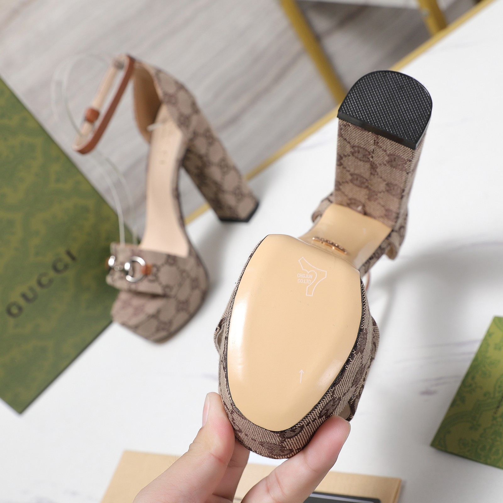 Gucci Square-toed platform high-heeled sandals