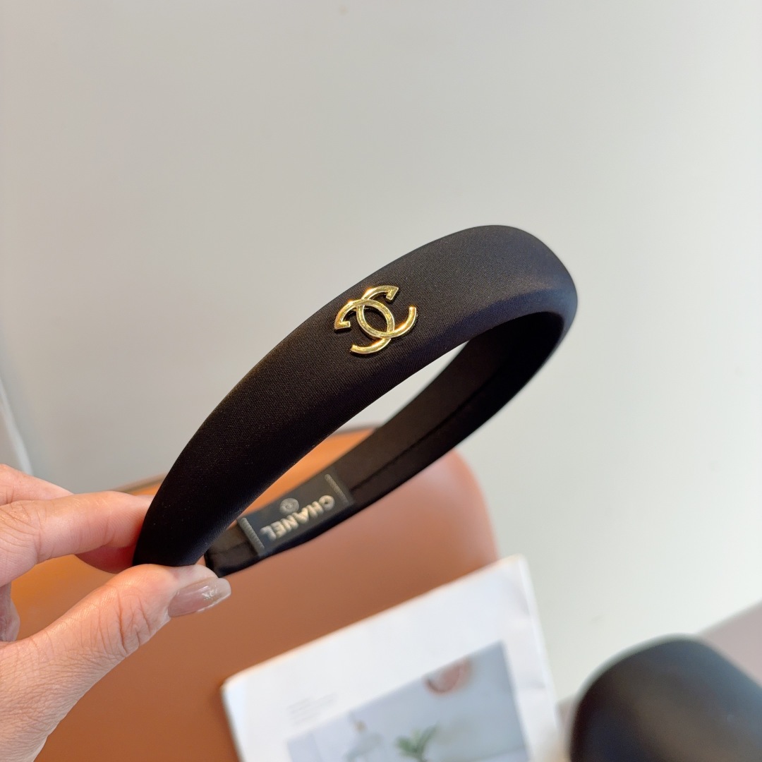 Chanel hair band