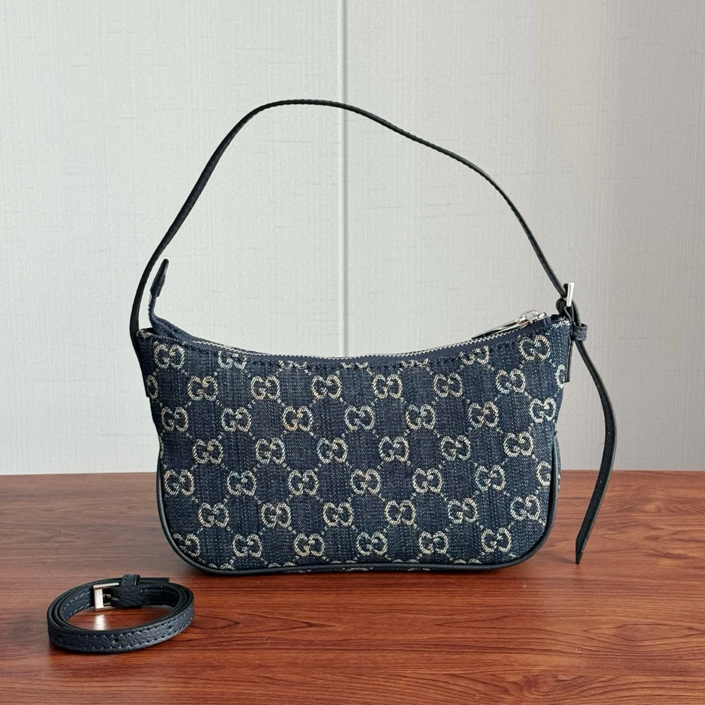 Lady Lunetta Shoulder Bag