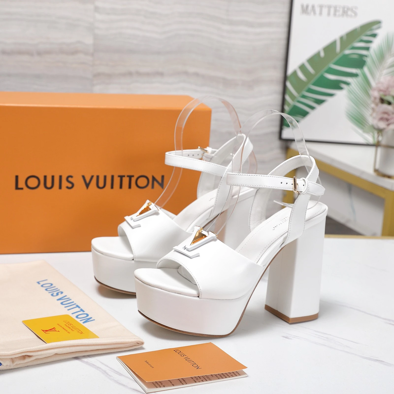 LV 2026 Spring/Summer New Chunky Heel Water Platform Sandals