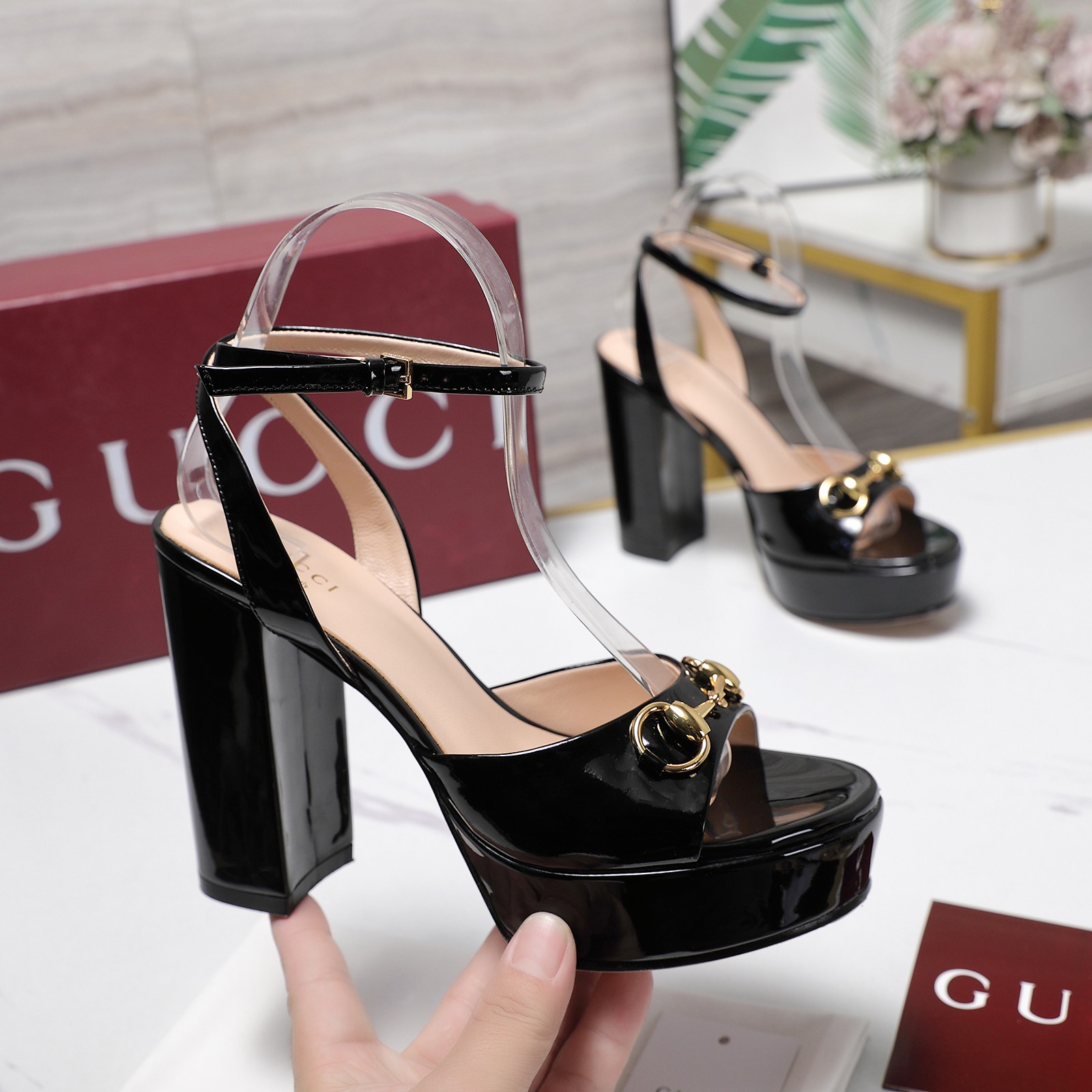 Gucci Round-toe platform high-heeled sandals