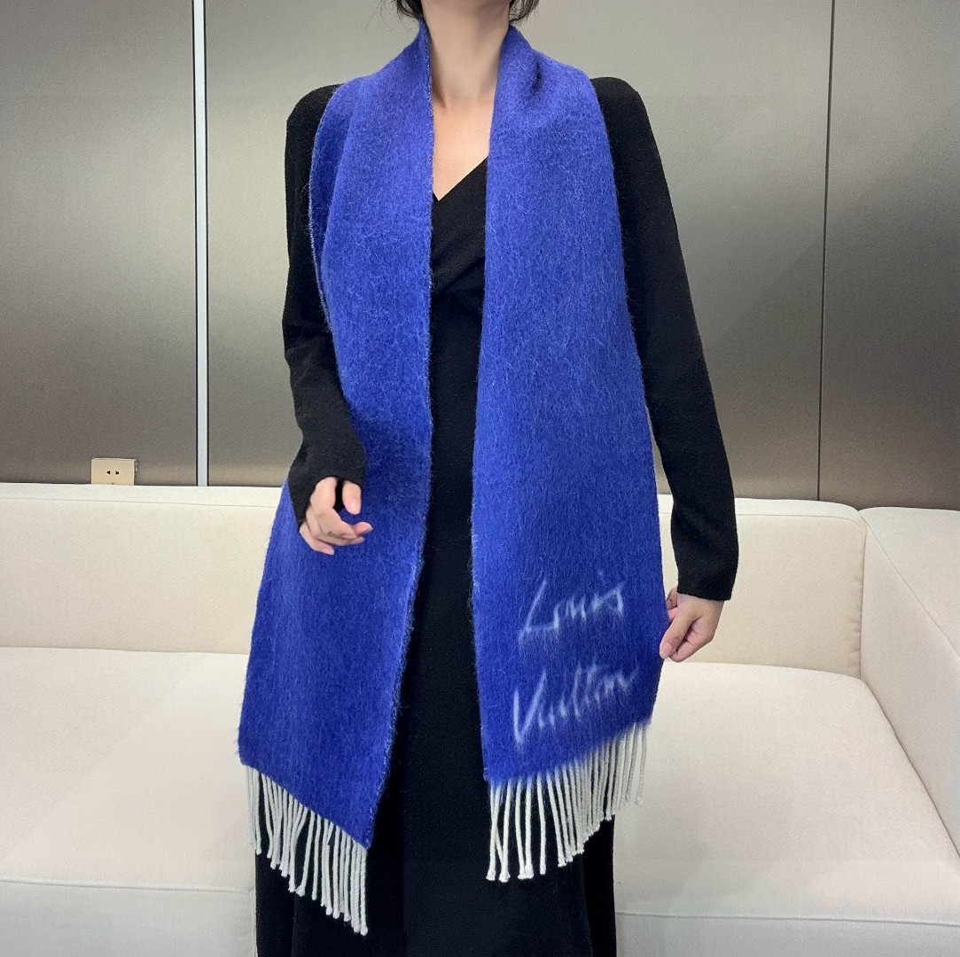 Louis Vuitton Scarves