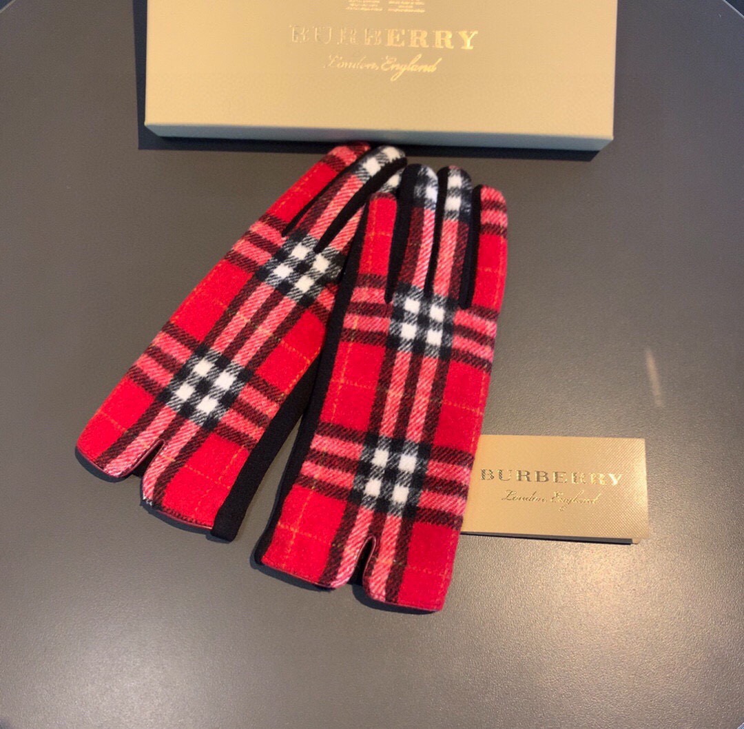 Burberry Gloves