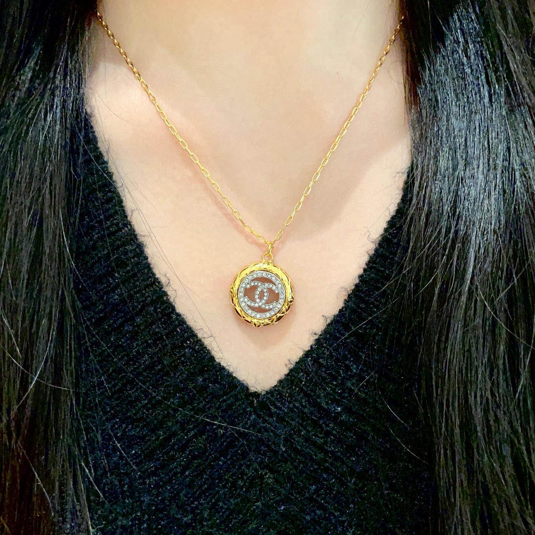 Chanel Necklace 5