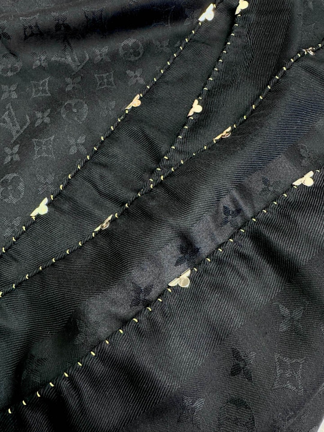 Louis Vuitton Scarves