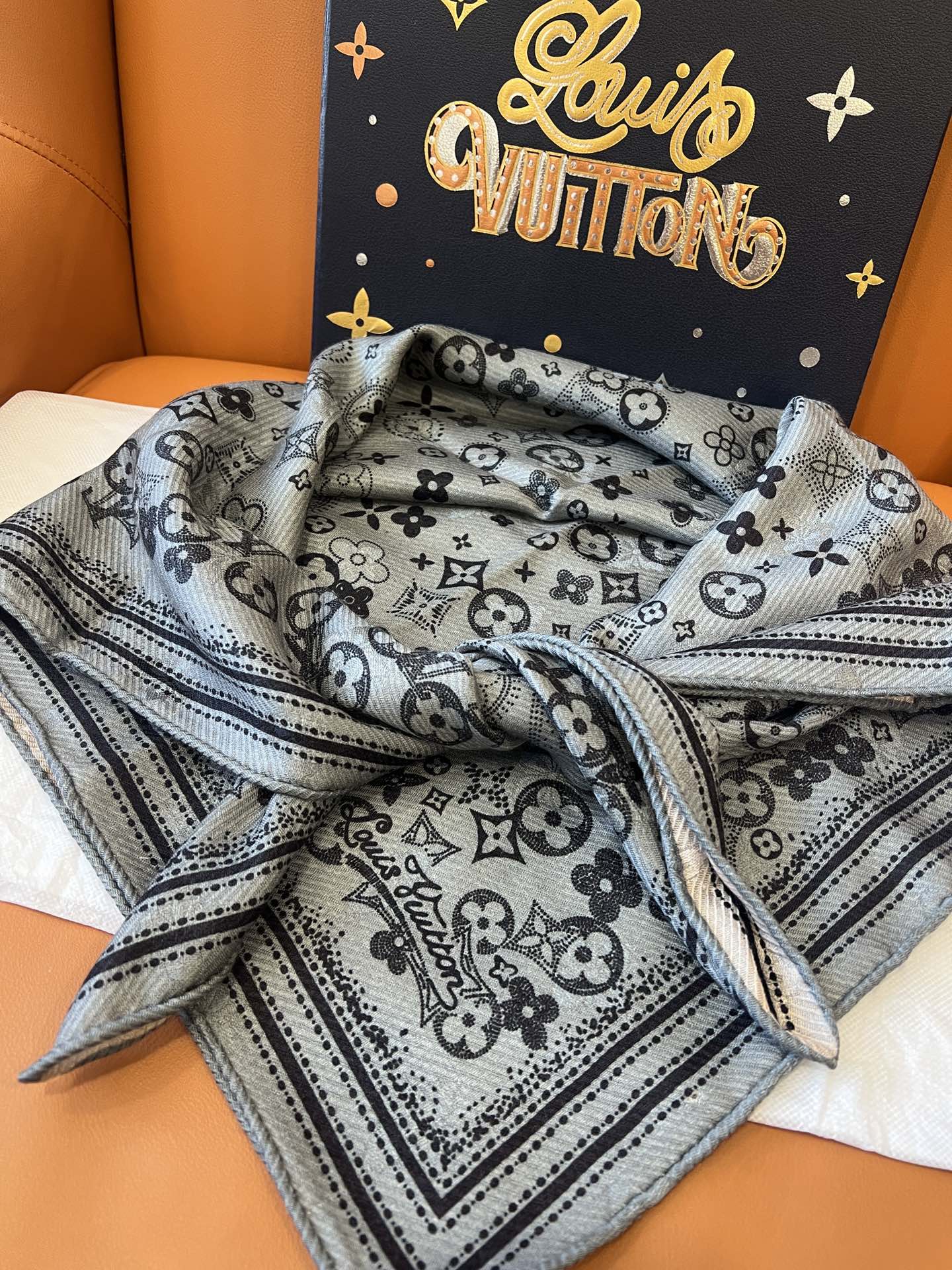 Louis Vuitton Scarves