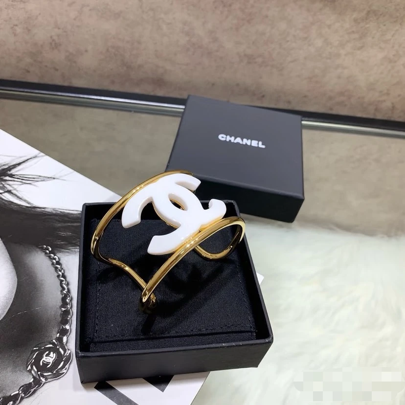 Chanel Earring