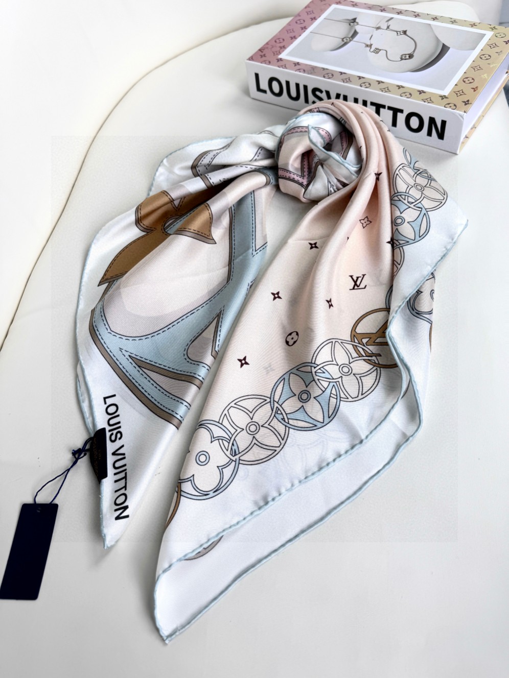 Louis Vuitton 100% Silkworm Scarf