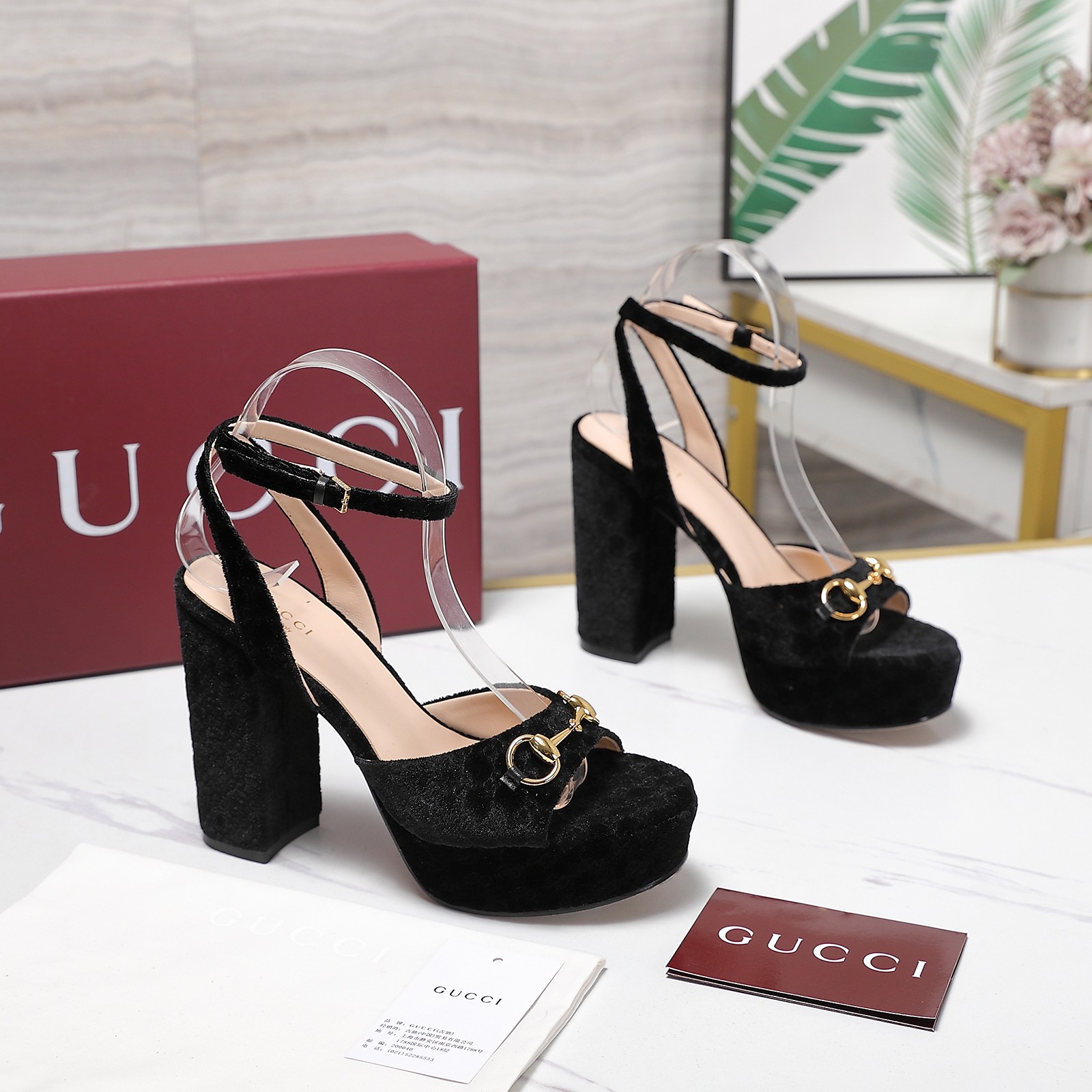 Gucci Round-toe platform high-heeled sandals