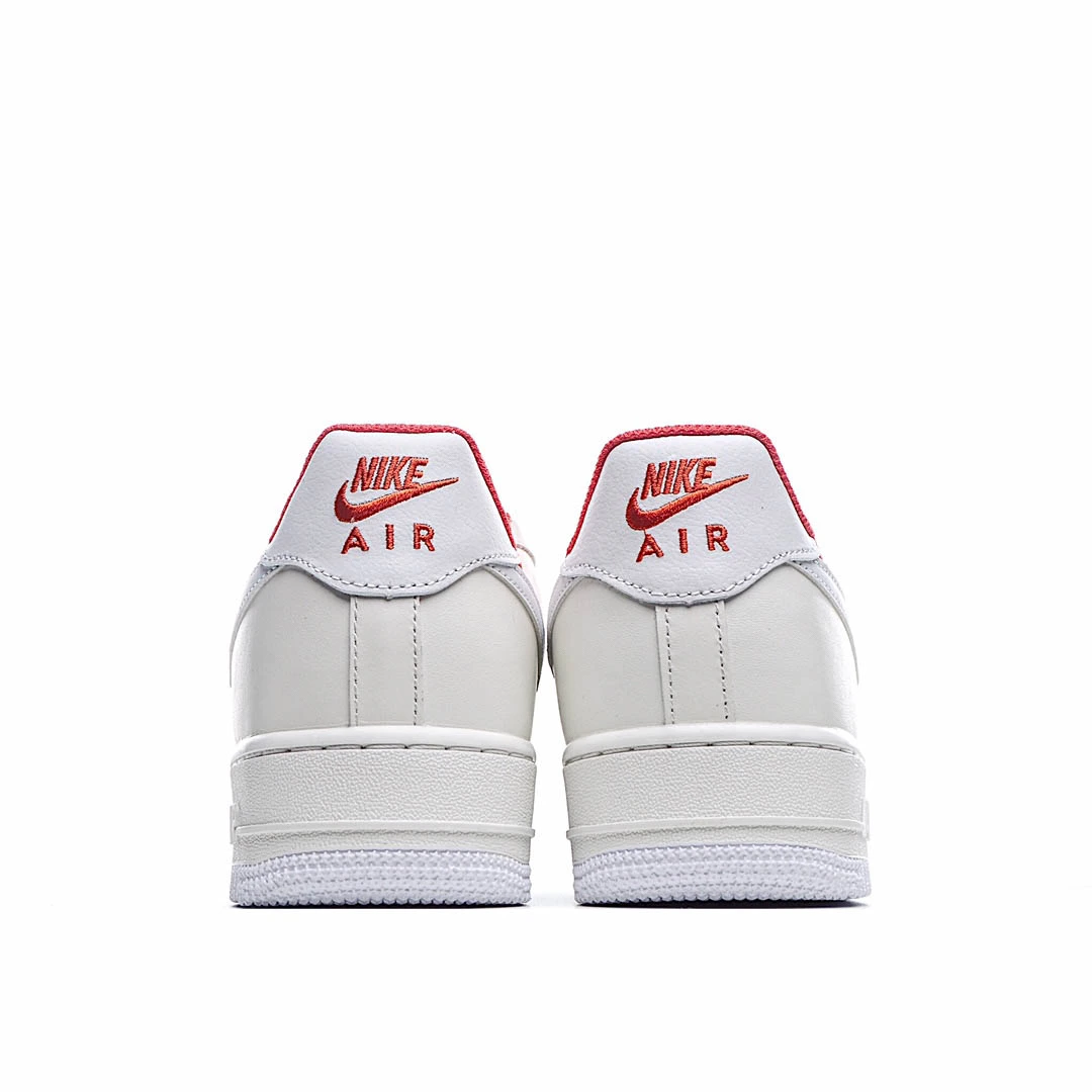 Nike Air Force 1 07 Low Top Sneakers