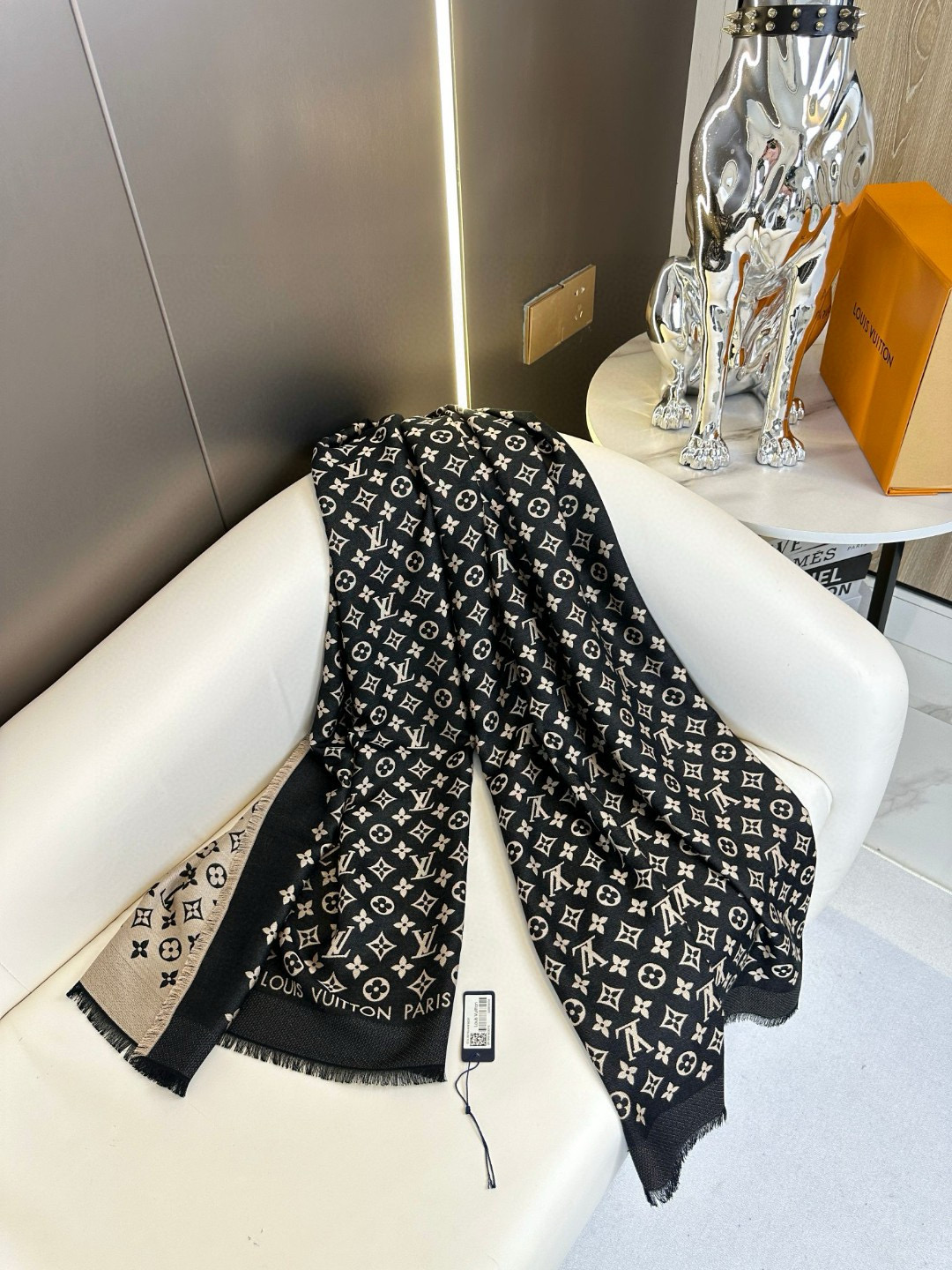 Louis Vuitton Scarves