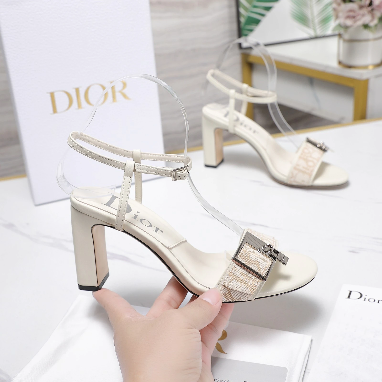 26 new Dior high-heeled sandals