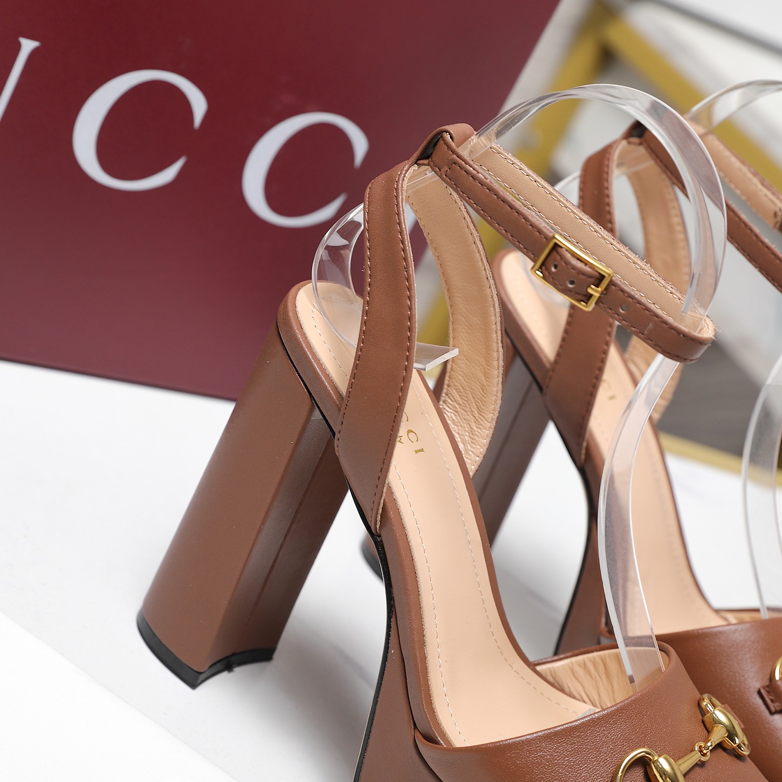 Gucci Round-toe platform high-heeled sandals