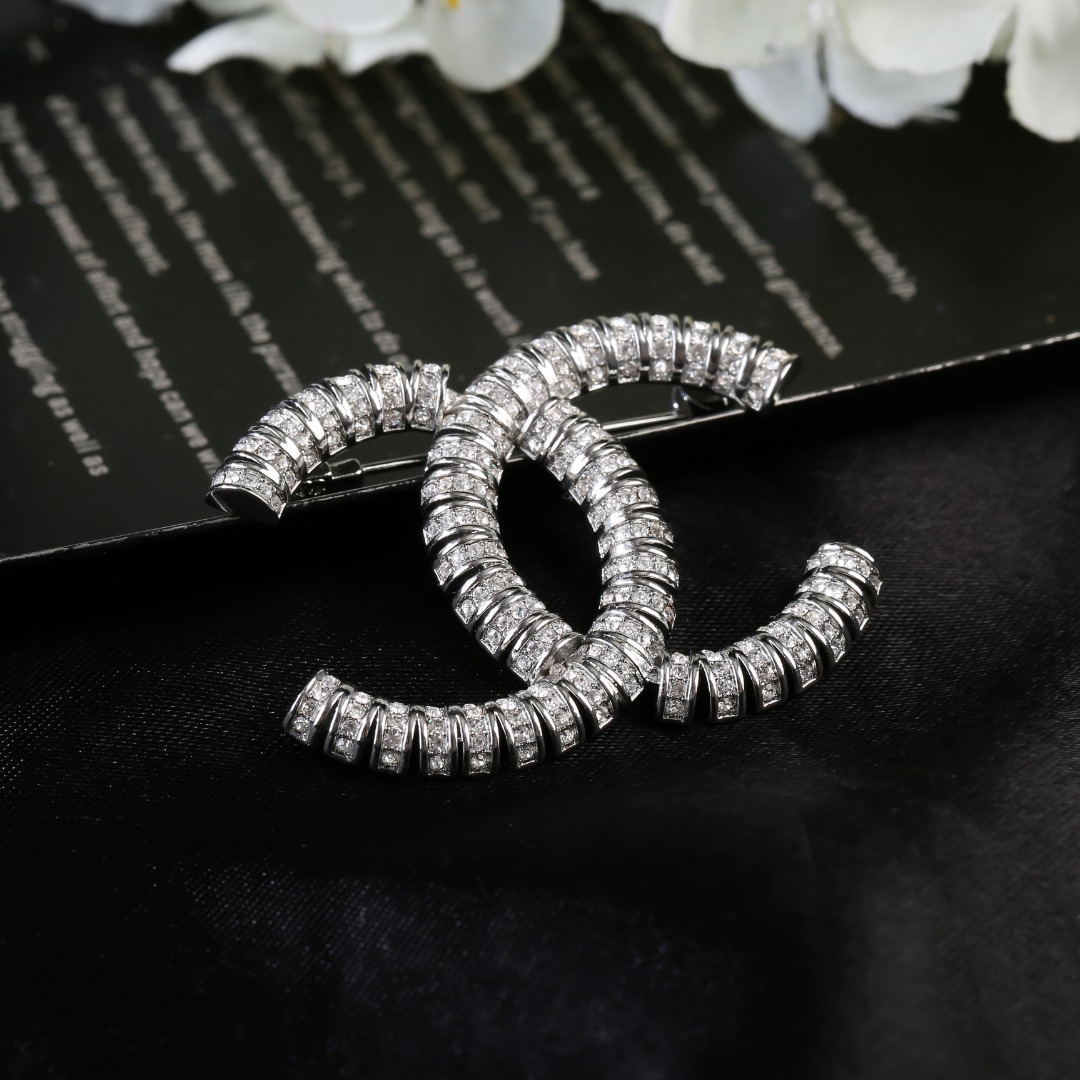 CHANEL Brooch