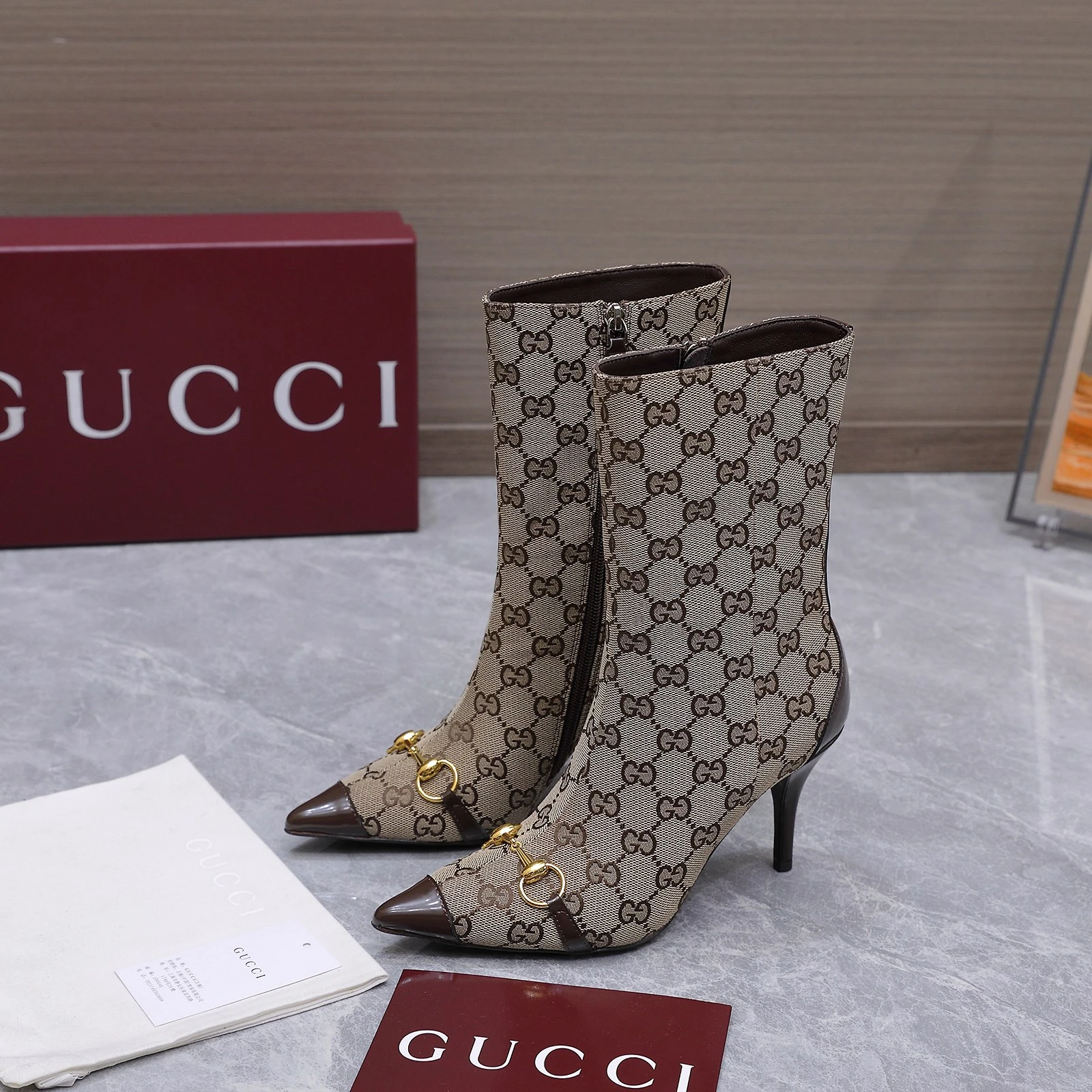 Gucci 26WF New Product Horsebit Pointed High-heeled Short Boots