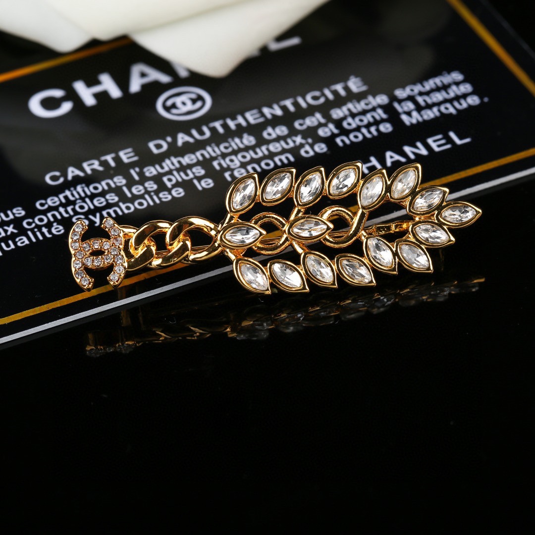 CHANEL Brooch