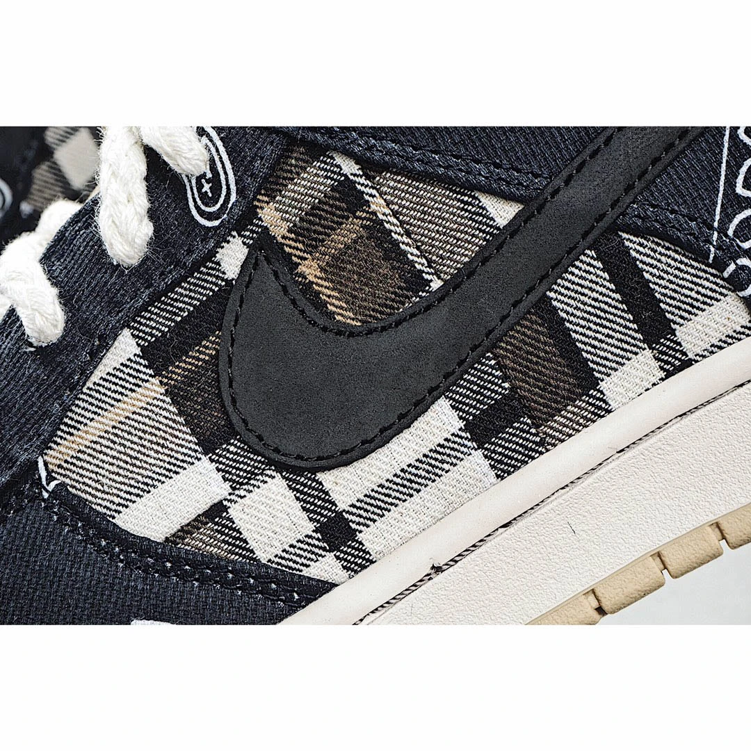 Nike Travis Scott  SB Dunk