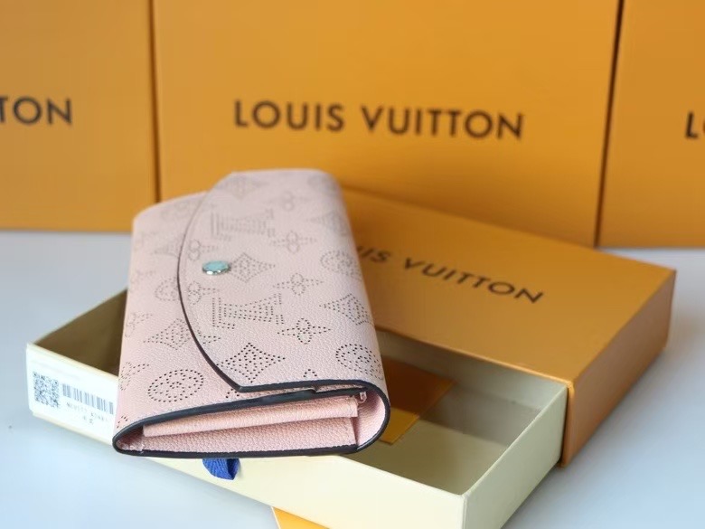 LV Iris