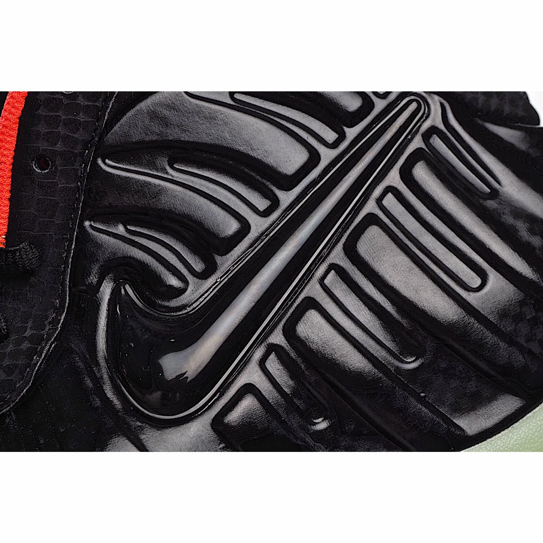 Nike Air Foamposite one 黑