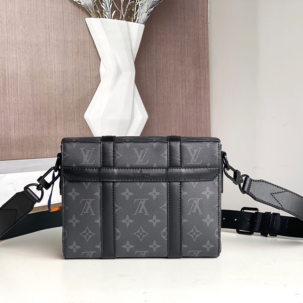 TRUNK MESSENGER