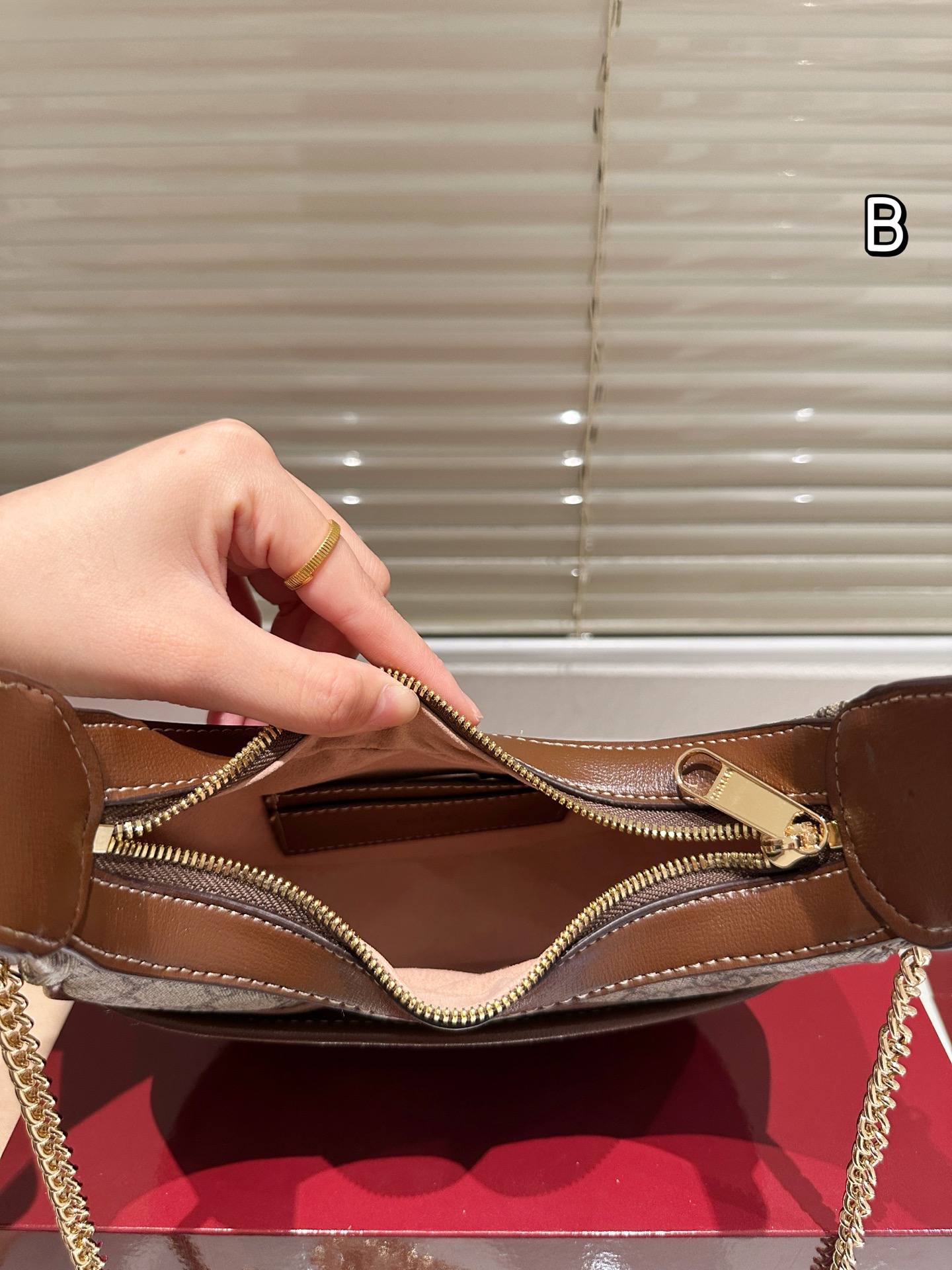 GG Marmont Handle Bag