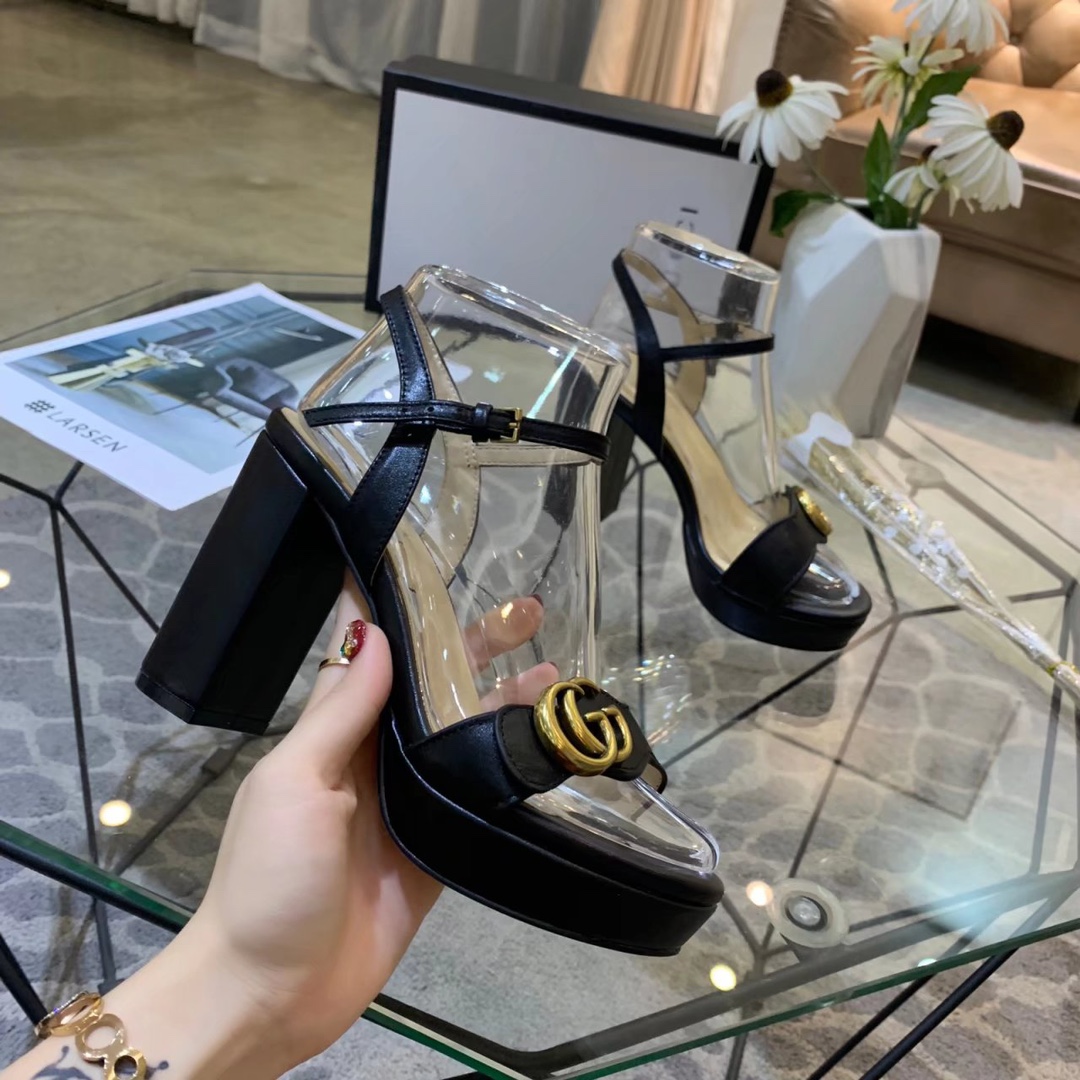 Gucci Bronze-colored sandals
