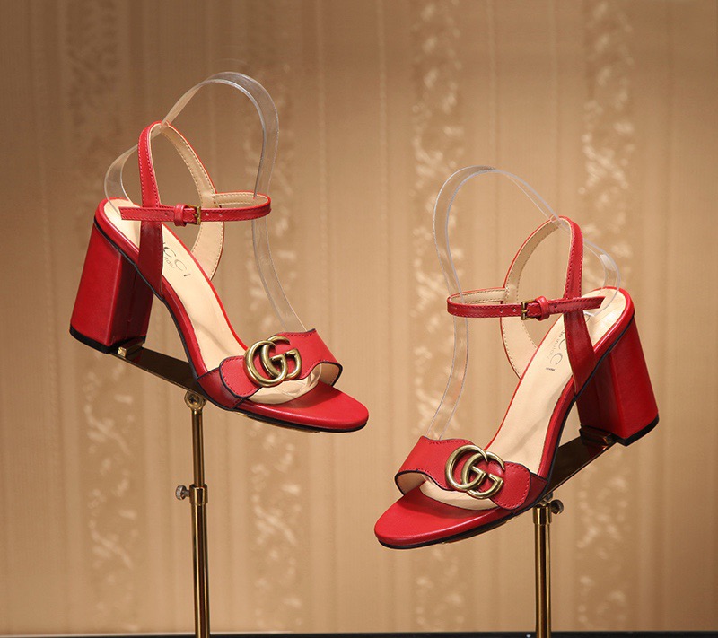 Gucci Bronze-colored buckle sandals