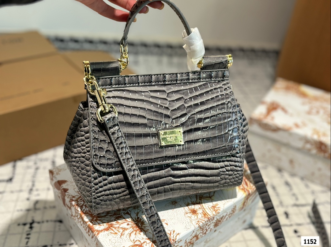 Dolce & Gabbana Handle Bag