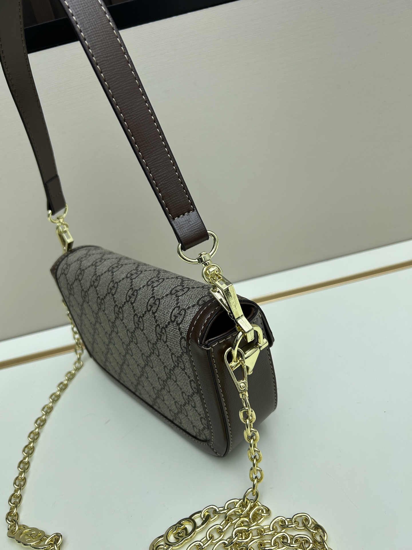 Gucci Horseneck Buckle Bag