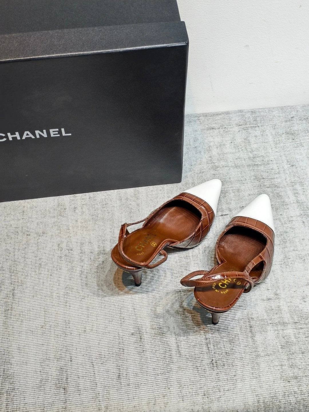Chanel 26P Spring New Double C Single Shoes