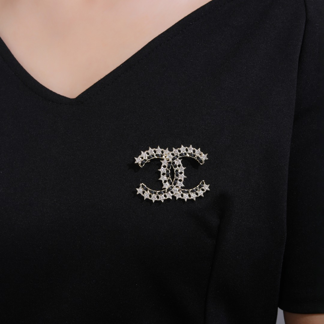CHANEL Brooch
