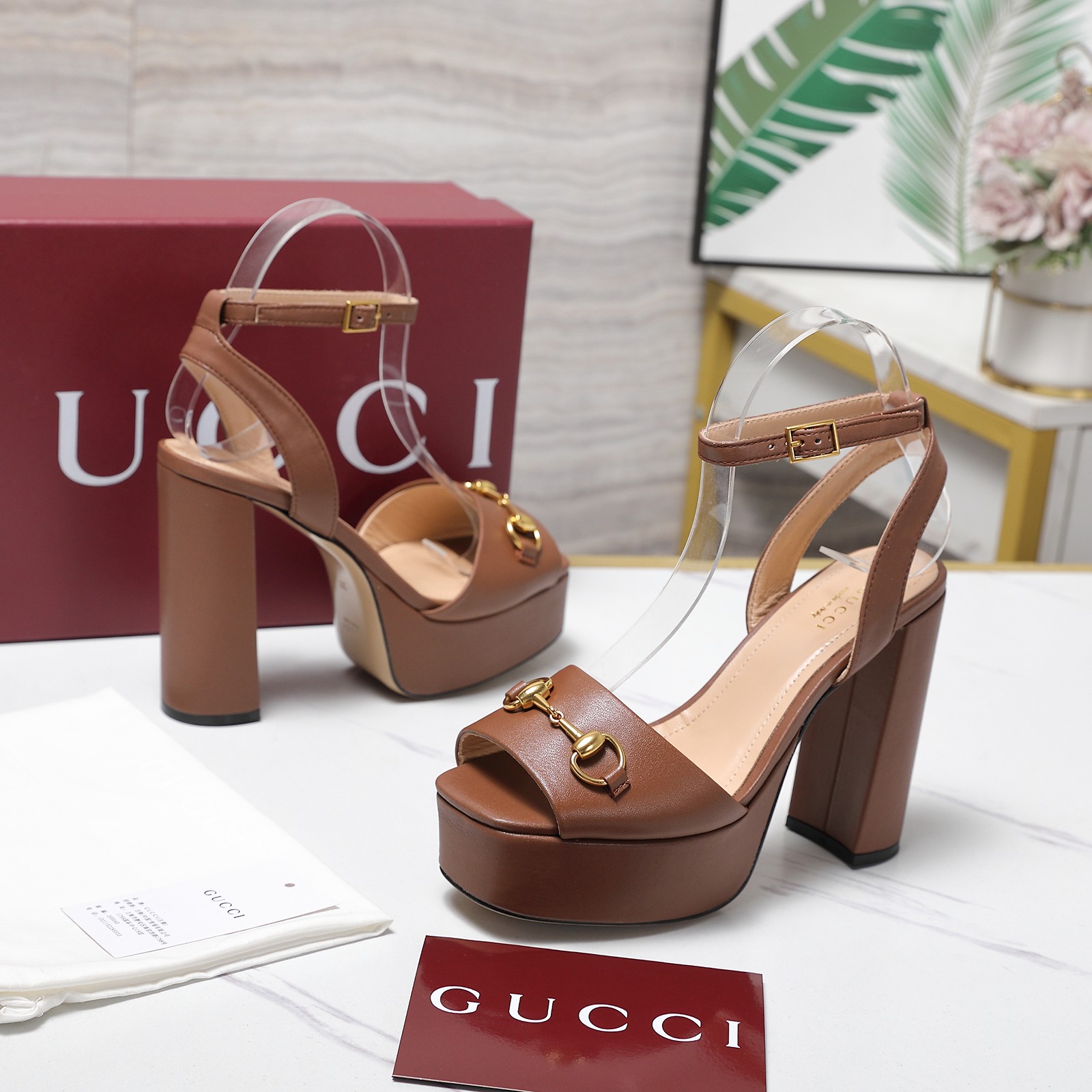 Gucci Round-toe platform high-heeled sandals