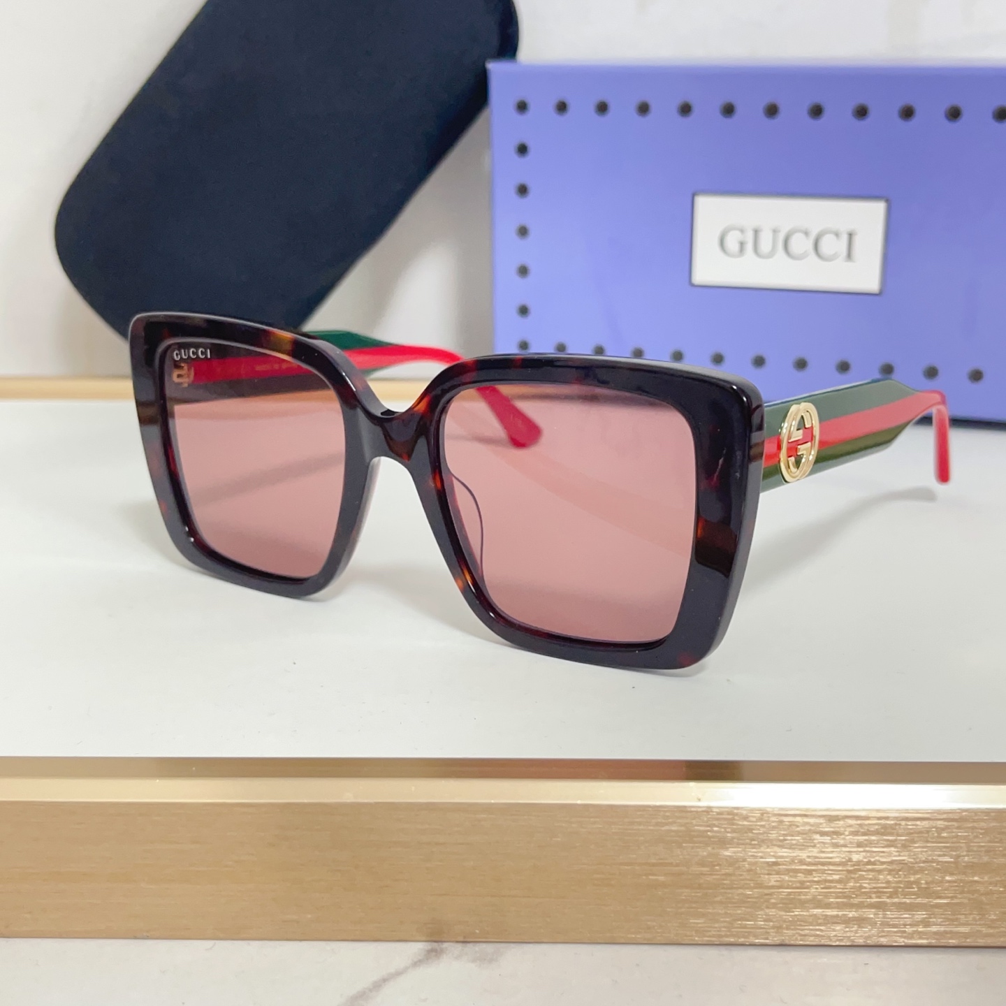 Gucci Sunglass