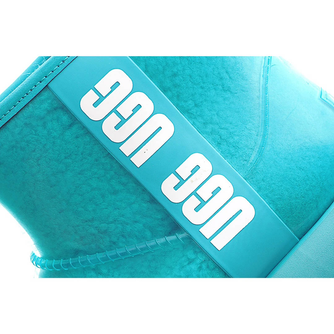 UGG Classic Mini series snow boots