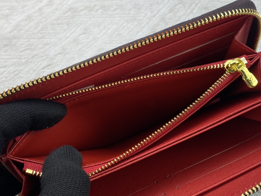 LV Vivienne Holidays