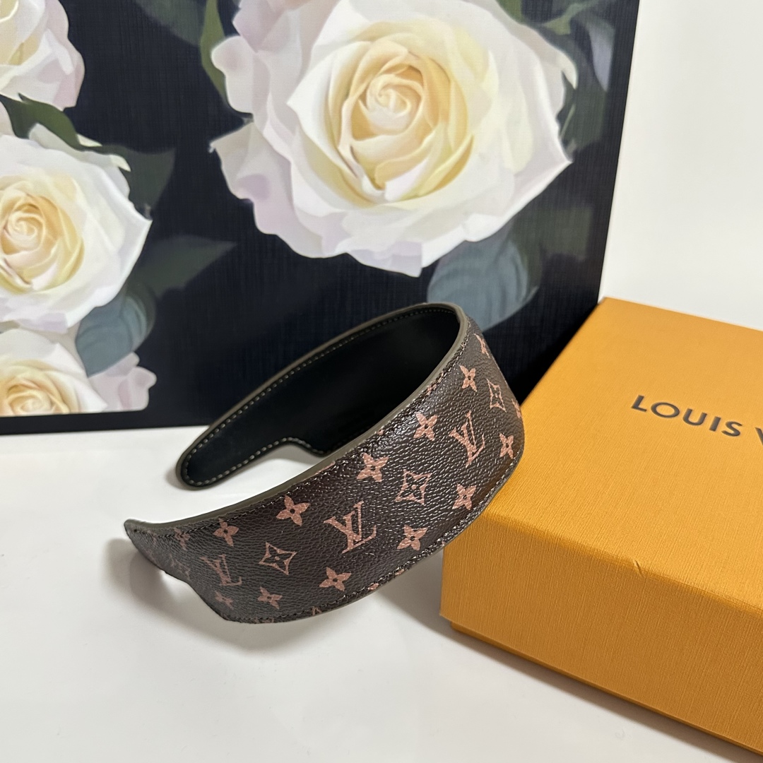 Louis Vuitton hair band