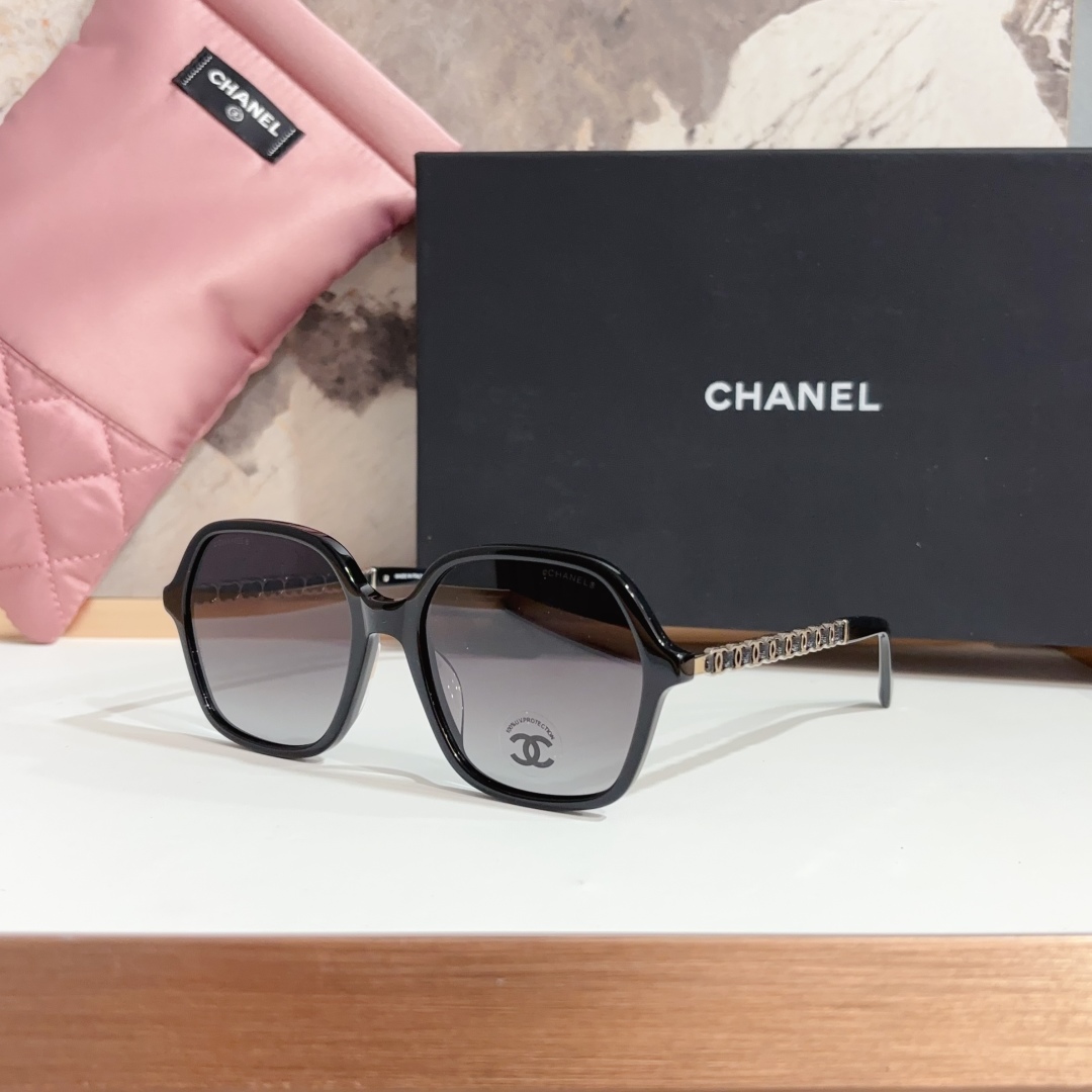 Chanel Sunglass