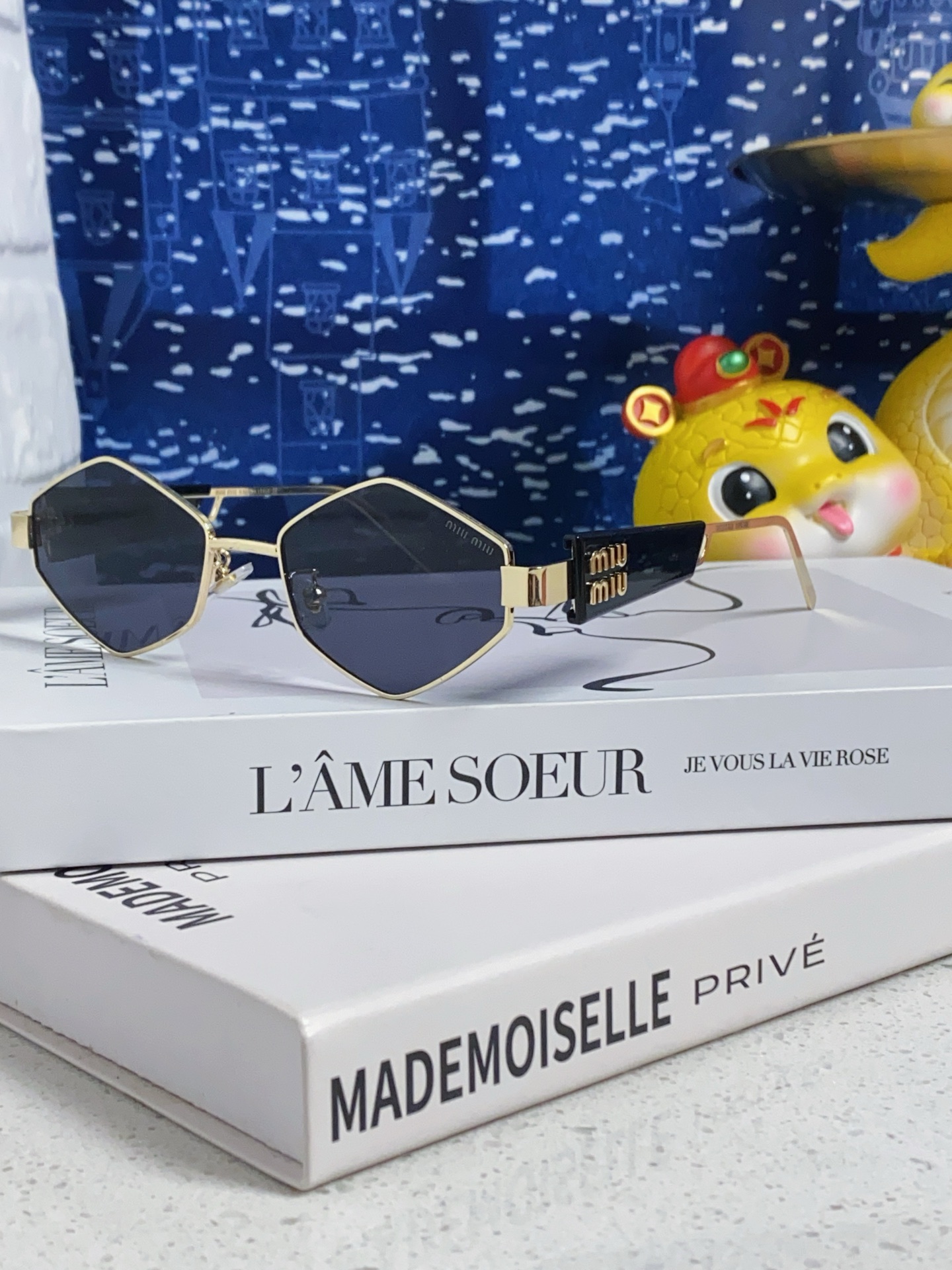 Miumiu Sunglass