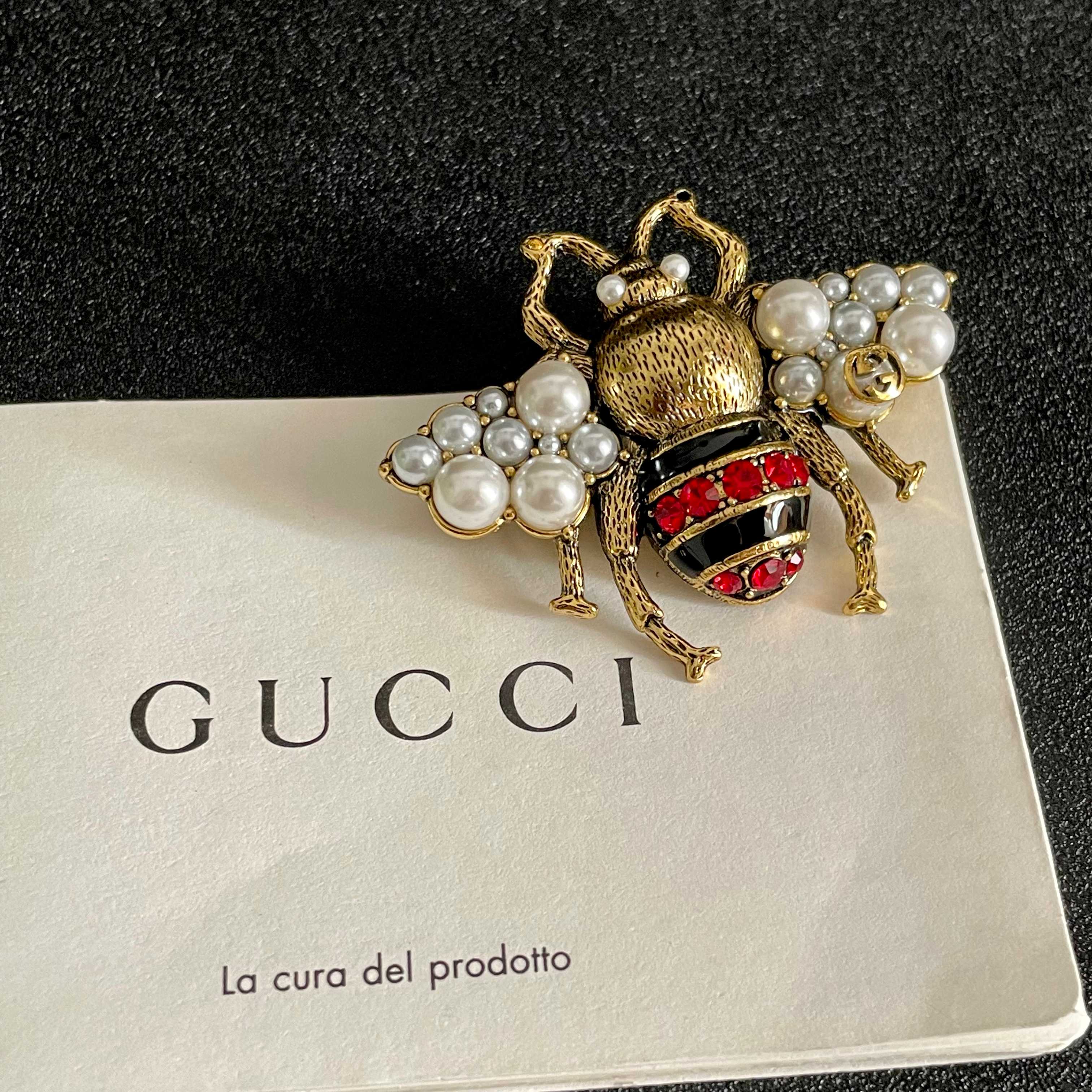 GUCCI BROOCH