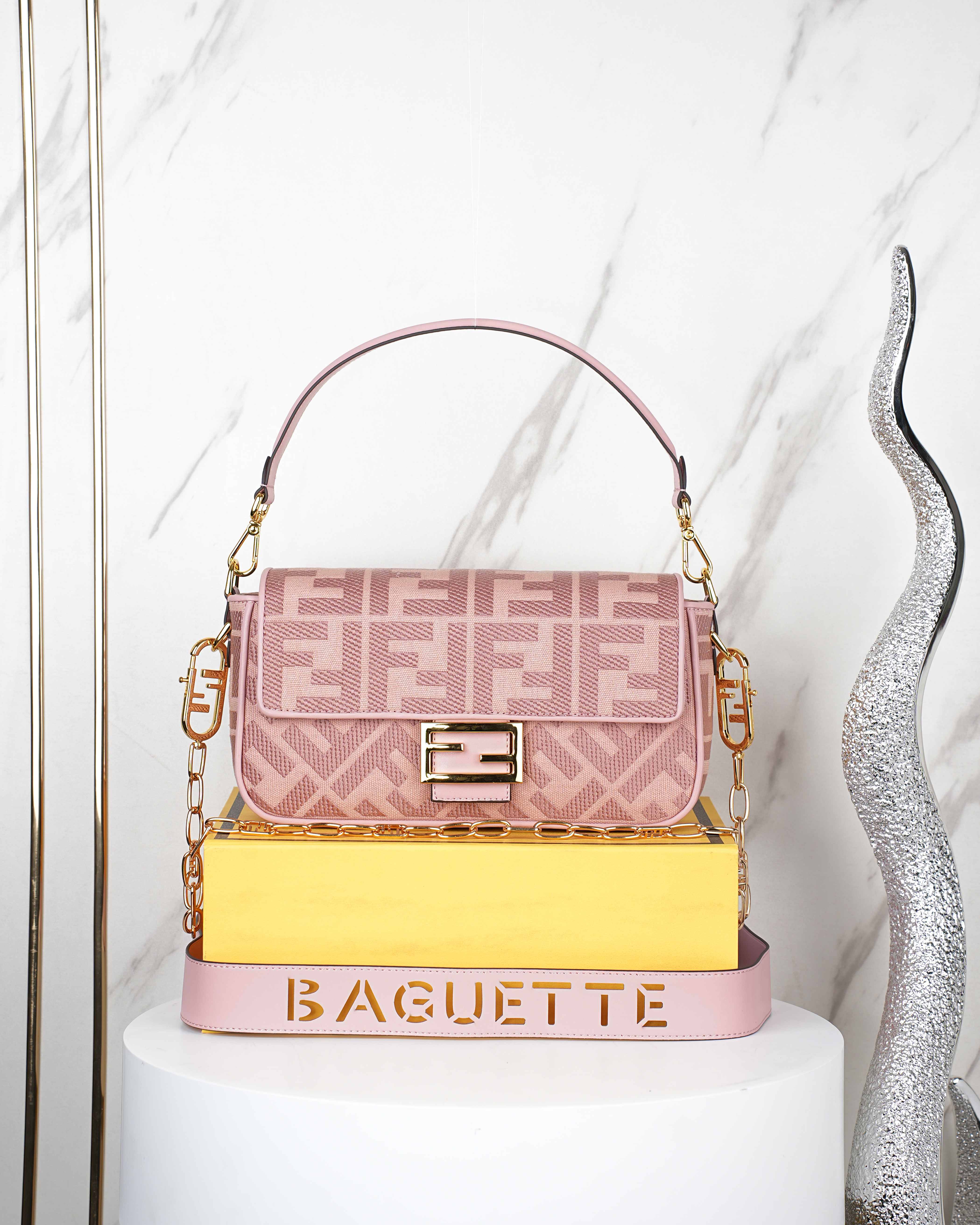 Fendi 𝐁𝐚𝐠𝐮𝐞𝐭𝐭𝐞