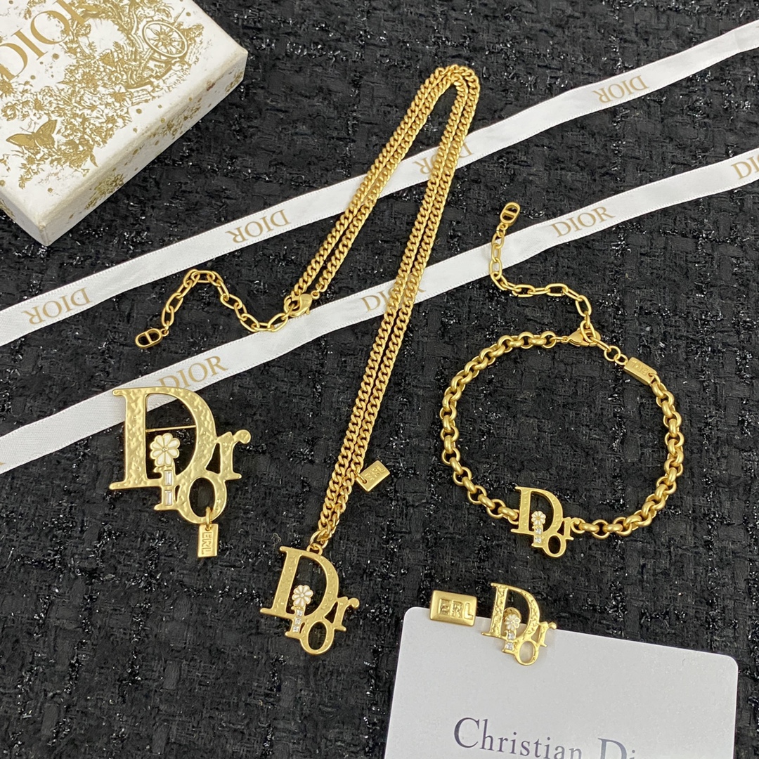 Dior Necklace