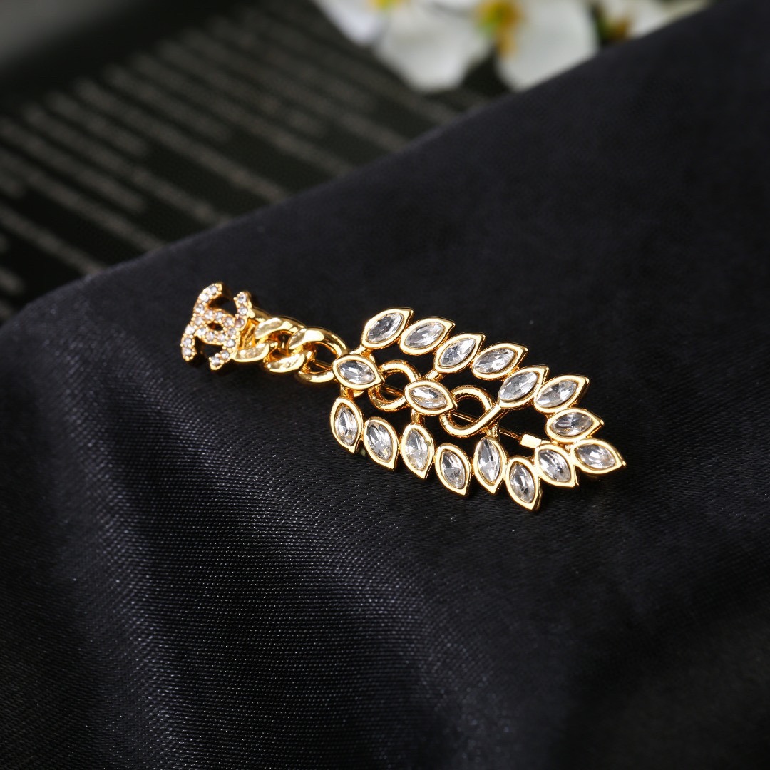 CHANEL Brooch