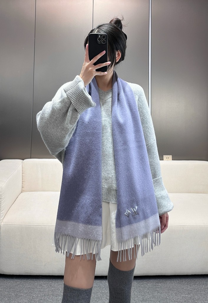 Louis Vuitton Scarves