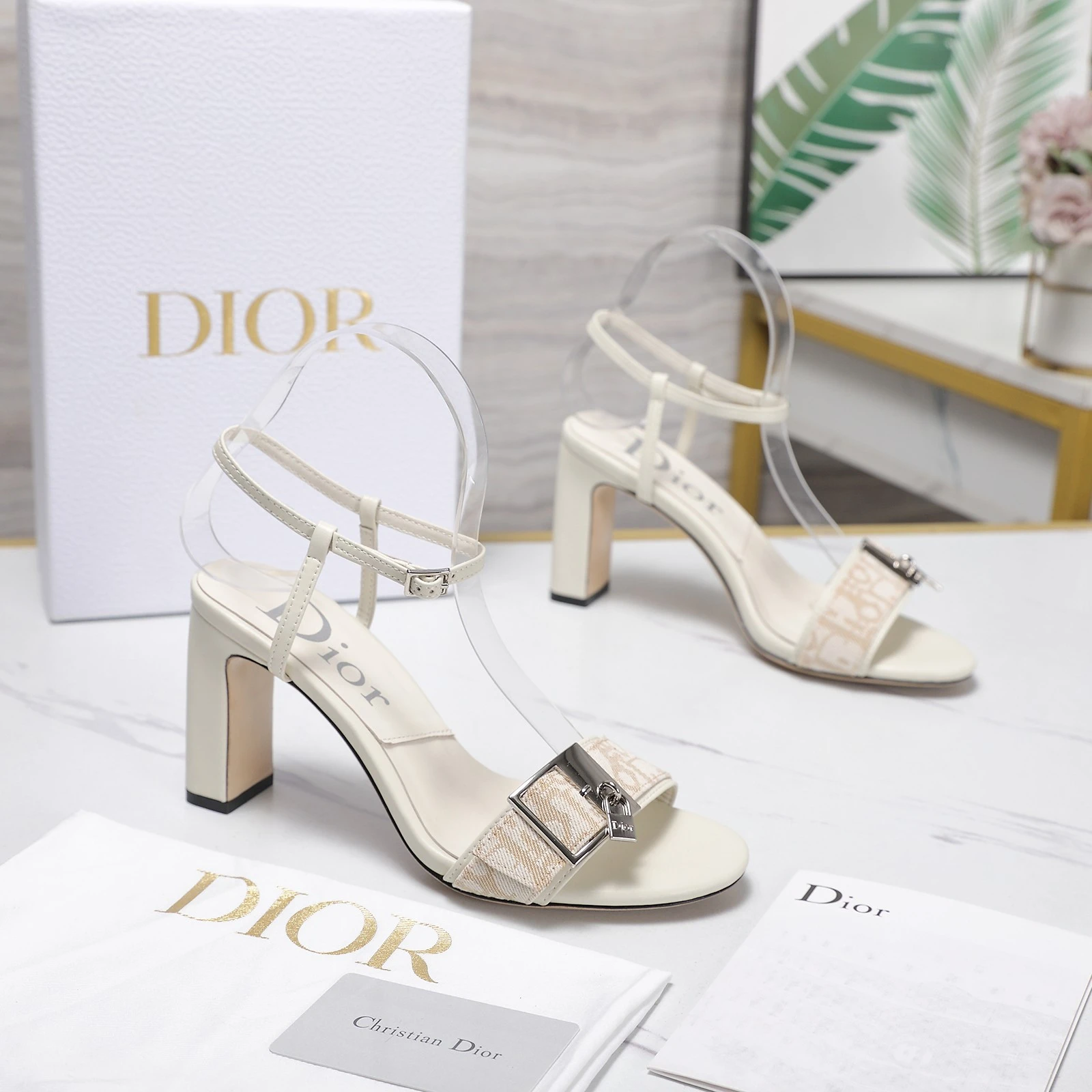 26 new Dior high-heeled sandals