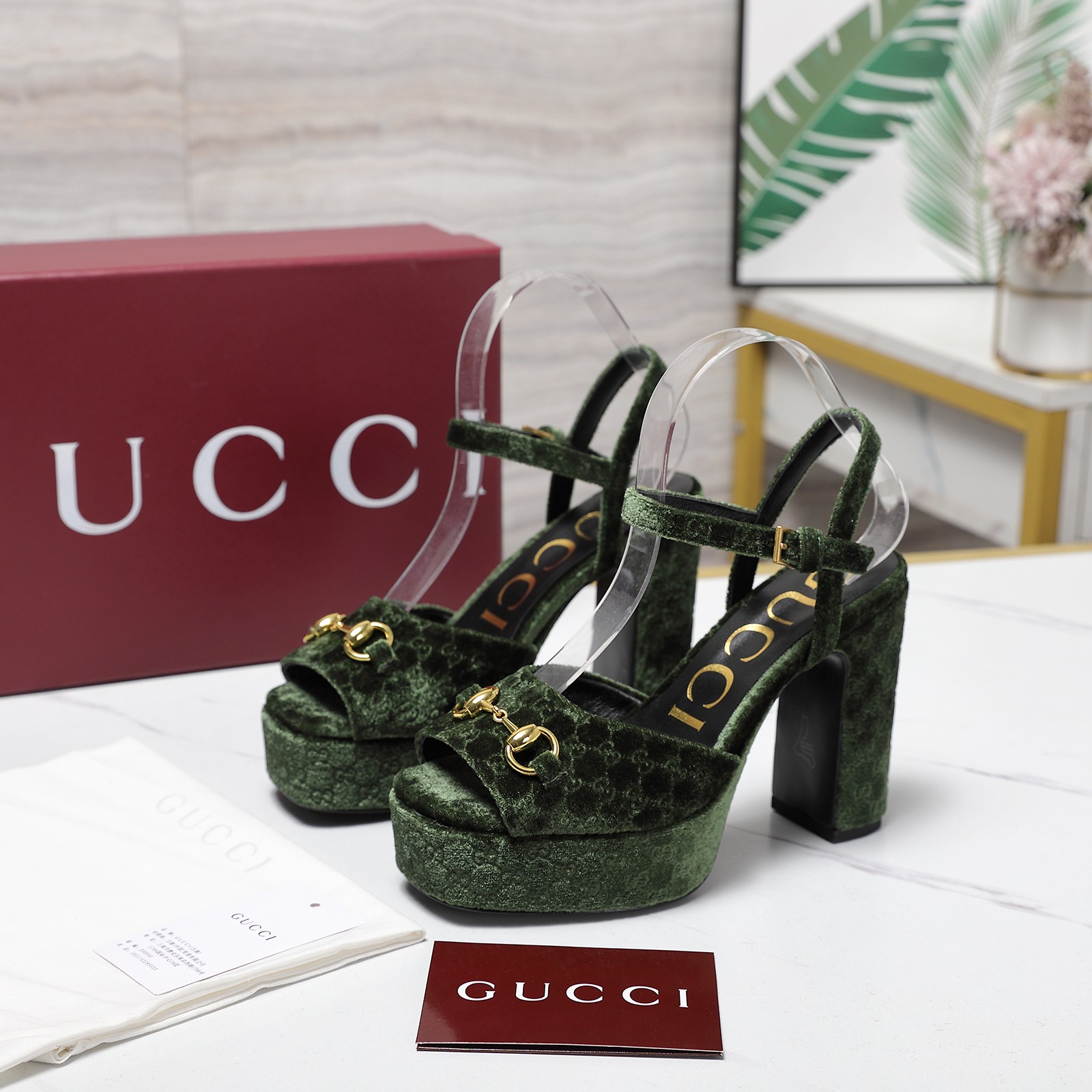 Gucci Round-toe platform high-heeled sandals