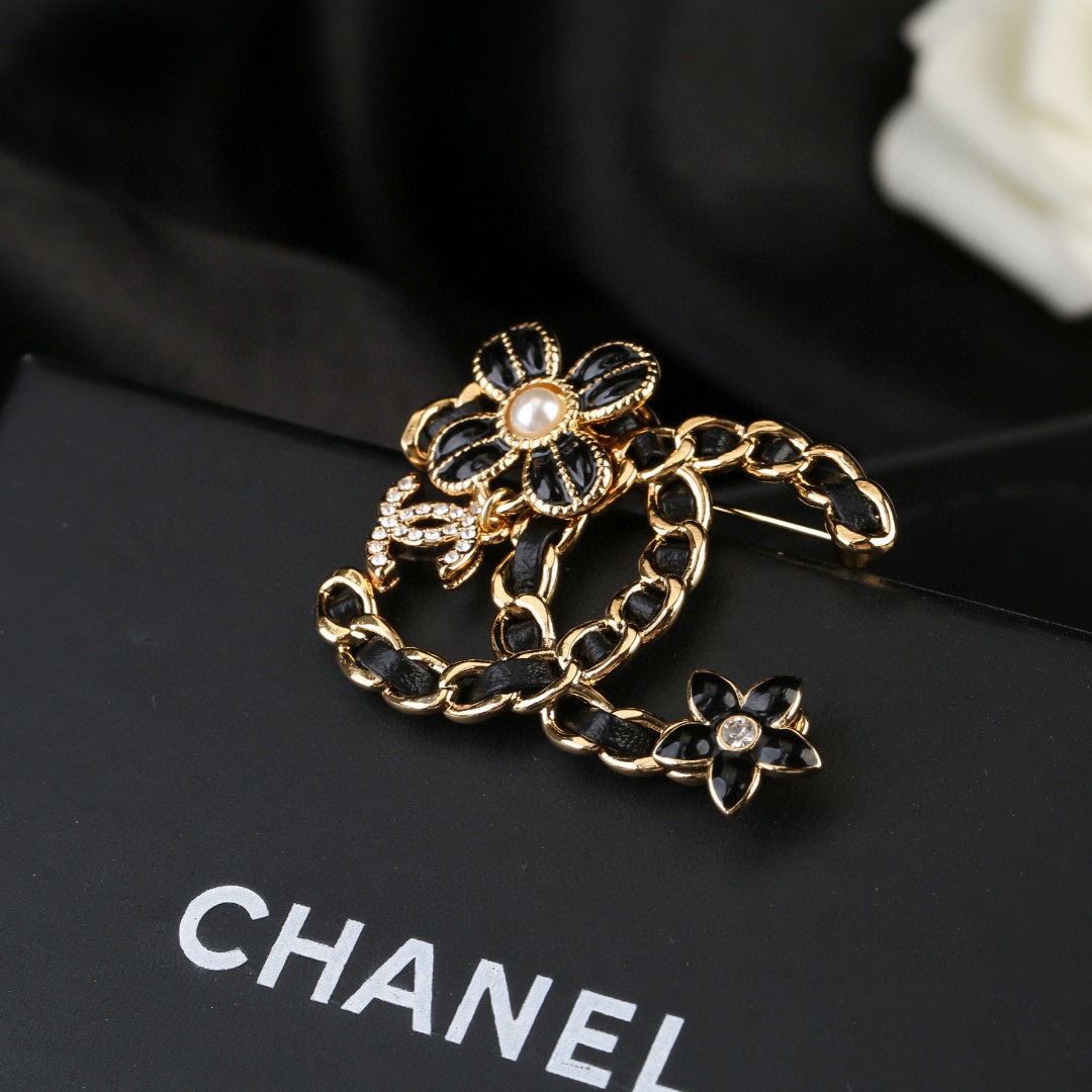 CHANEL Brooch