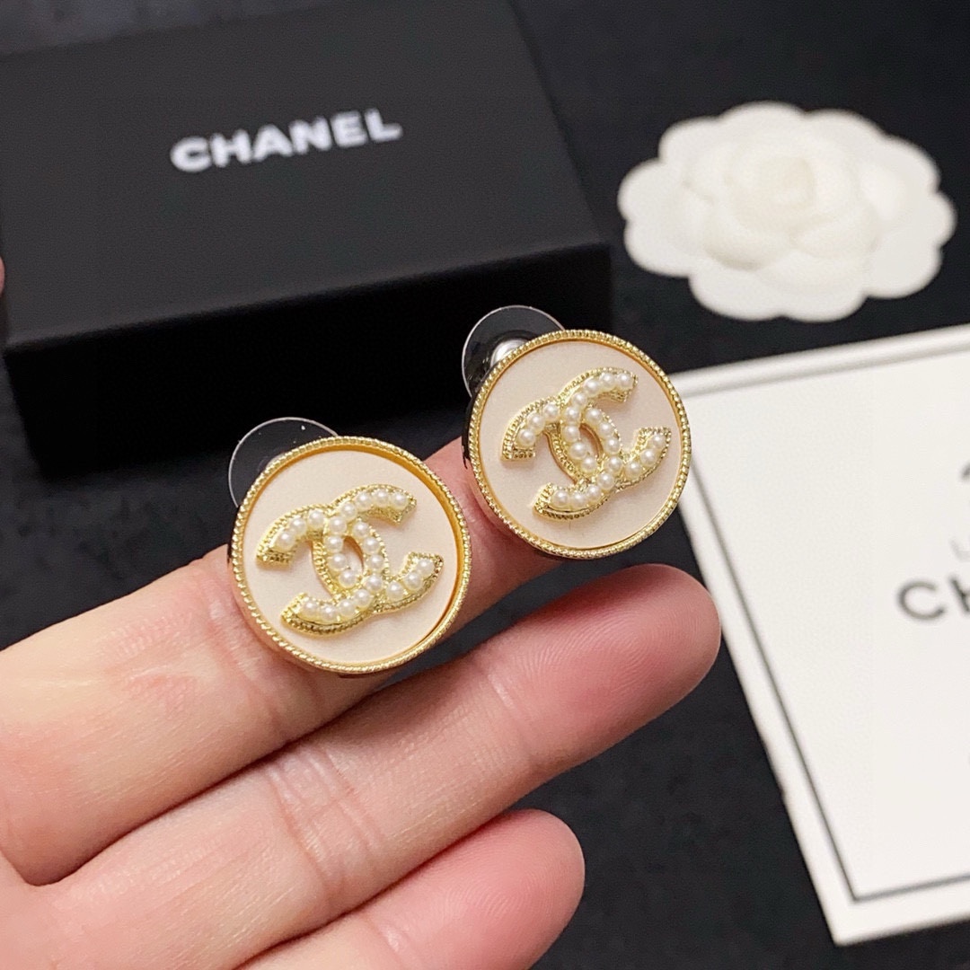 Chanel earring