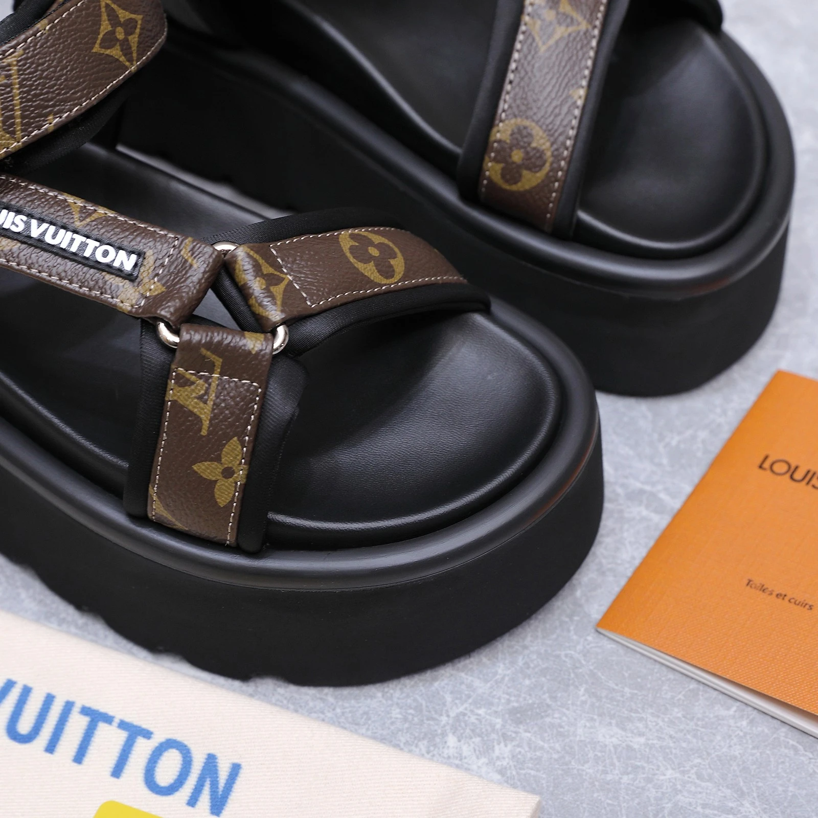 2026Louis Vuitton × BIRKENSTOCK